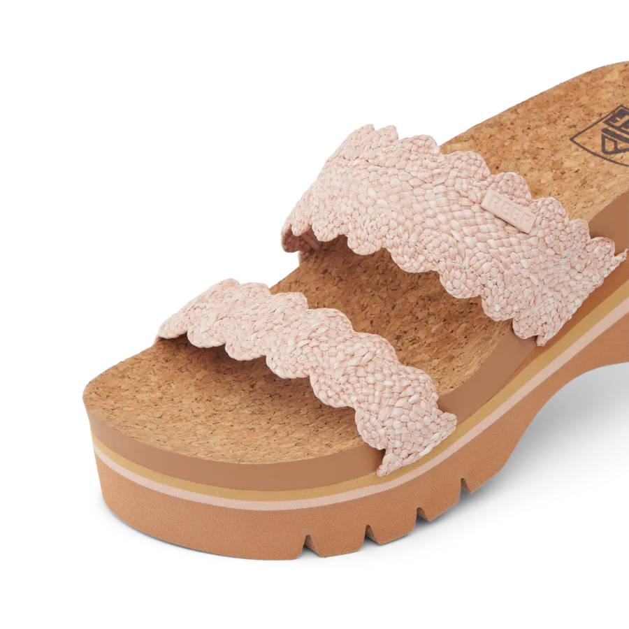 Reef Cushion Vista Higher, Scalloped Rose